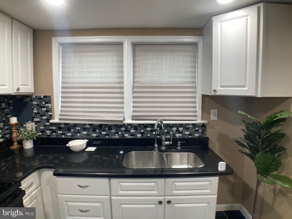 2060 E Orleans Street - Photo 15