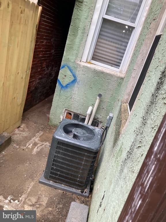 2060 E Orleans Street - Photo 8