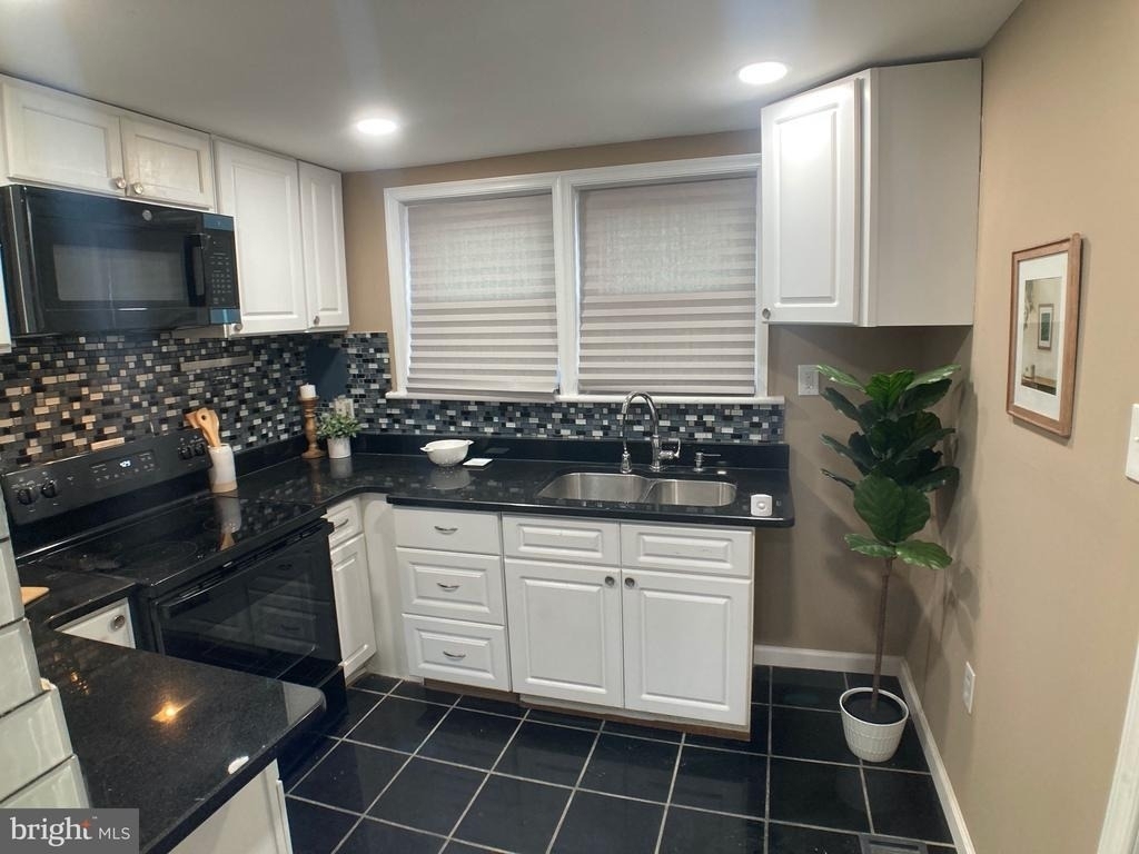 2060 E Orleans Street - Photo 5