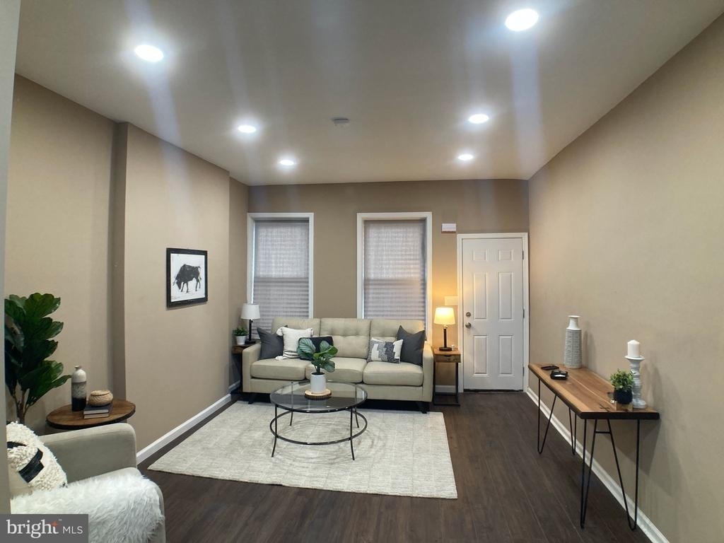 2060 E Orleans Street - Photo 4