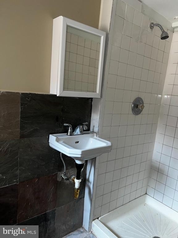 3340 Cottman Avenue - Photo 18