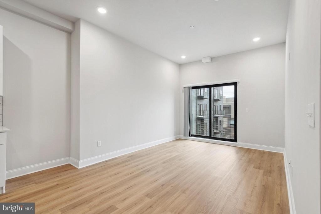 2143 E Lehigh Avenue - Photo 3