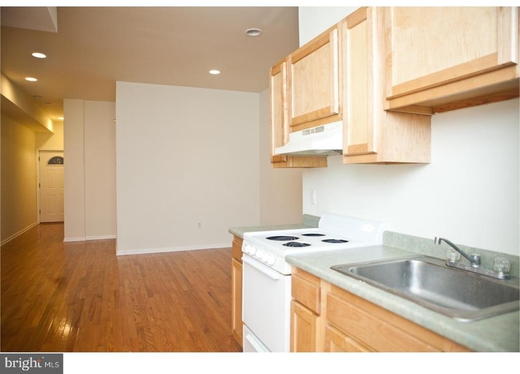 1531 Poplar Street - Photo 1