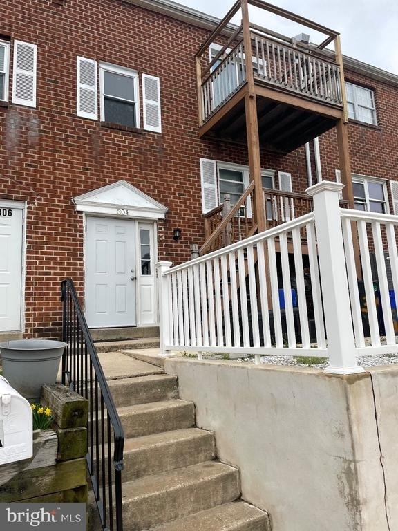 304 Christopher Place - Photo 2