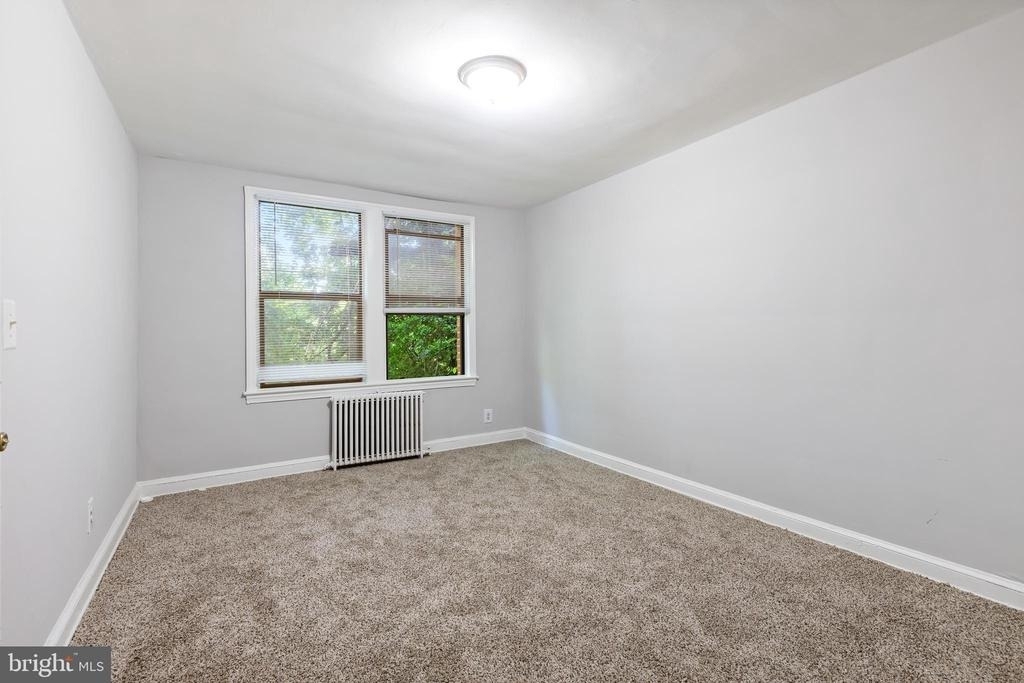 1525 28th Street Se - Photo 3
