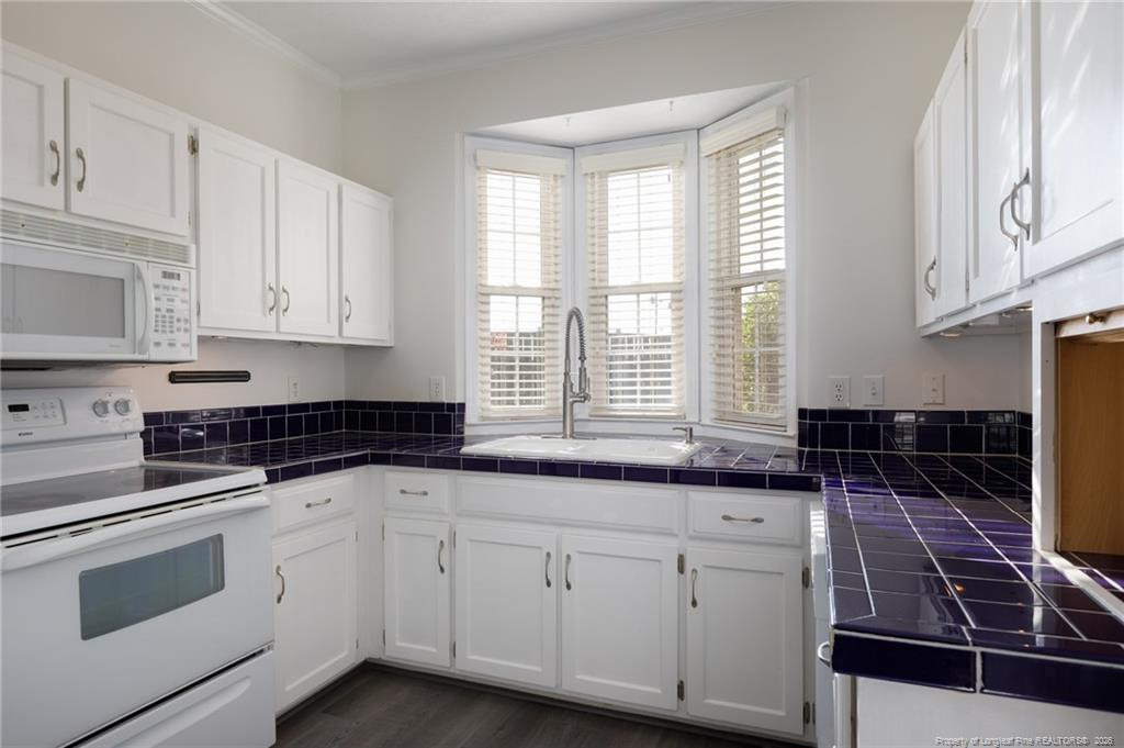 1228 Woodland Drive - Photo 4