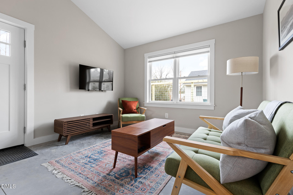 313 Dacian Avenue - Photo 5
