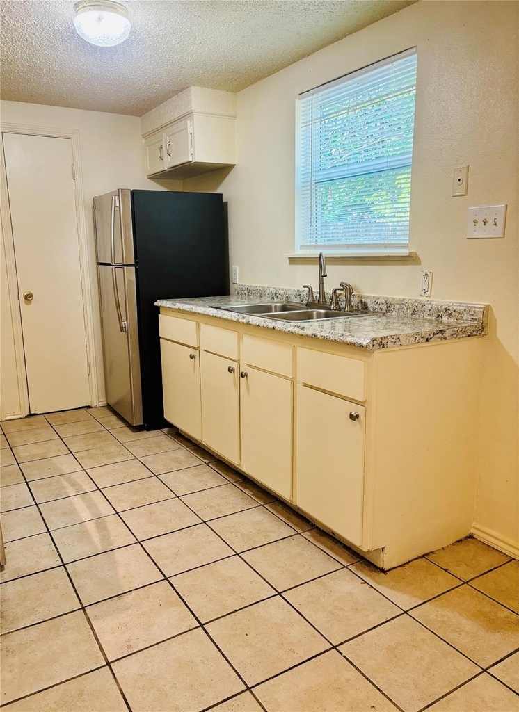 1206 Tartan Ln - Photo 9