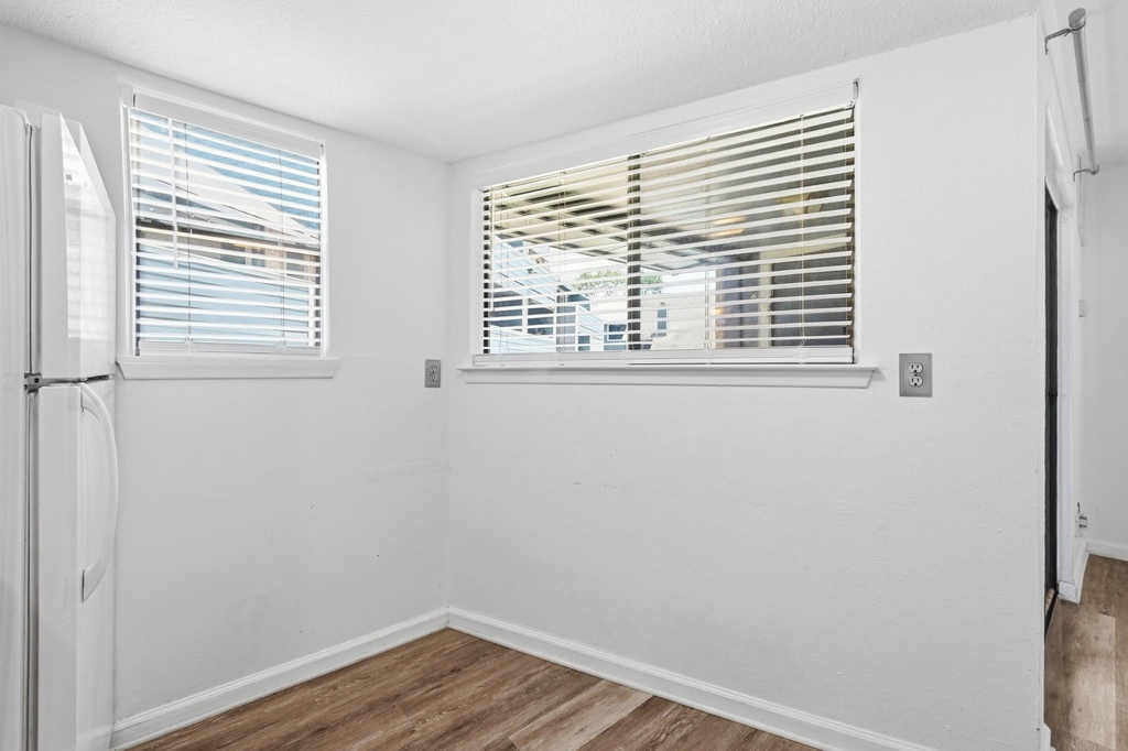 2500 Burleson Rd - Photo 11