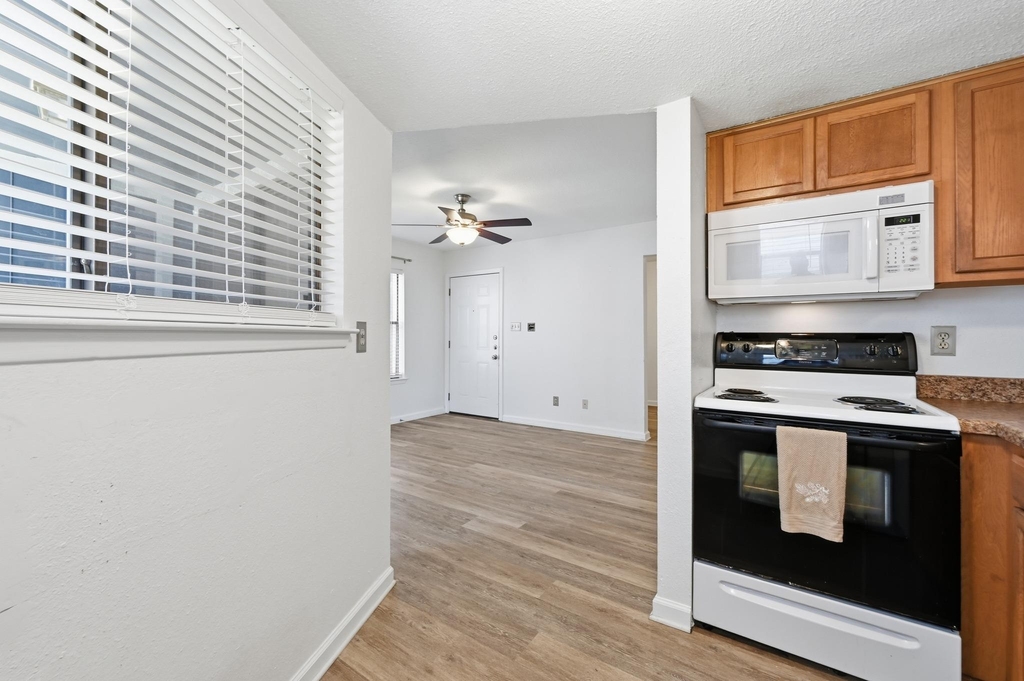 2500 Burleson Rd - Photo 10