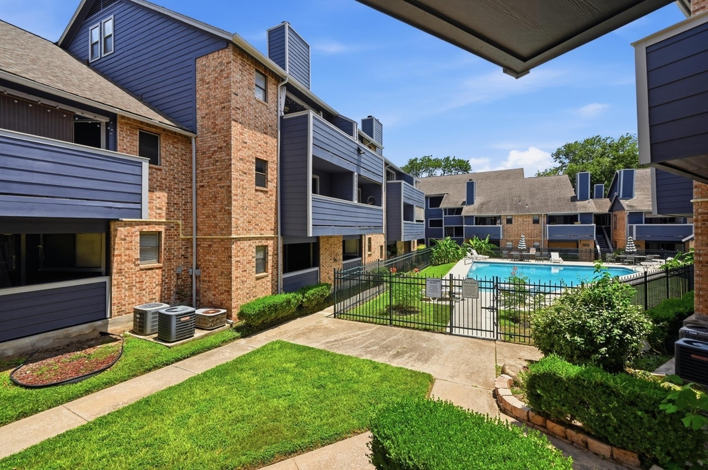 2500 Burleson Rd - Photo 18