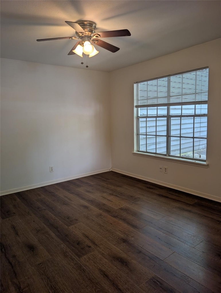 3119 Tom Green St - Photo 3
