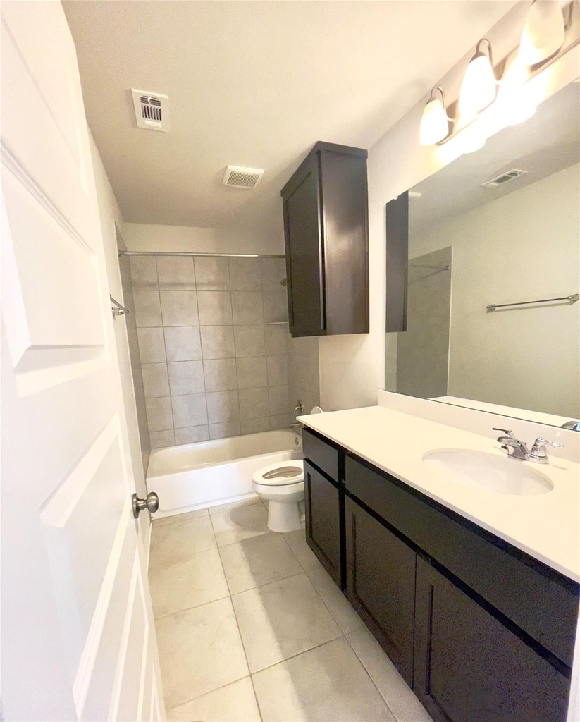 1725 Fountain Bridge Dr - Photo 20