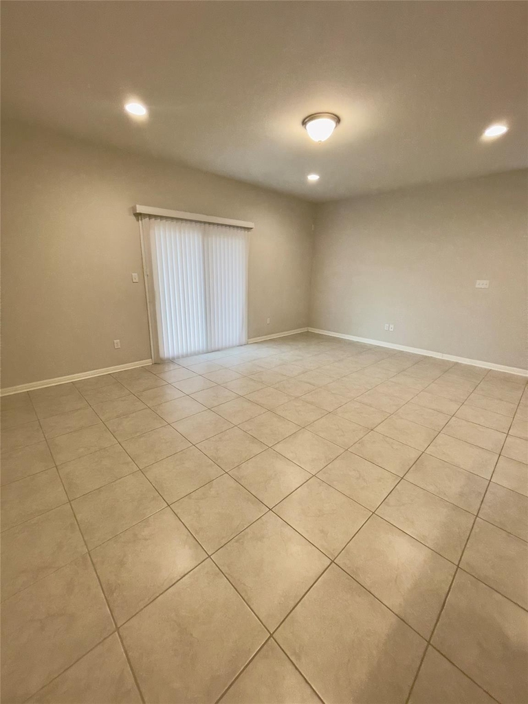 1725 Fountain Bridge Dr - Photo 14