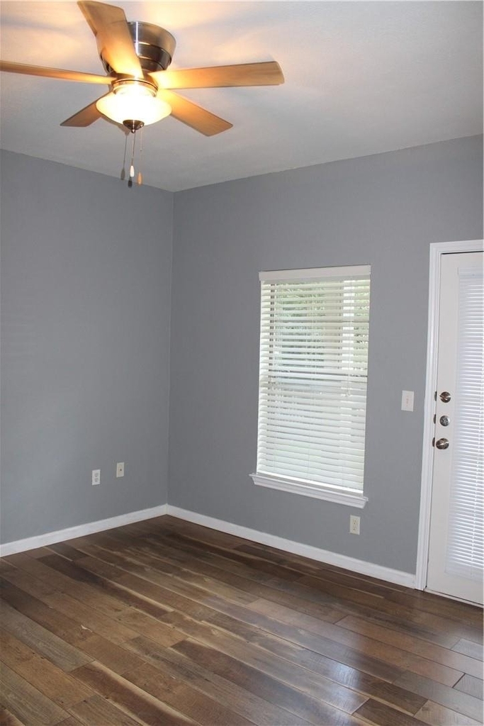 11203 Ranch Road 2222 - Photo 3