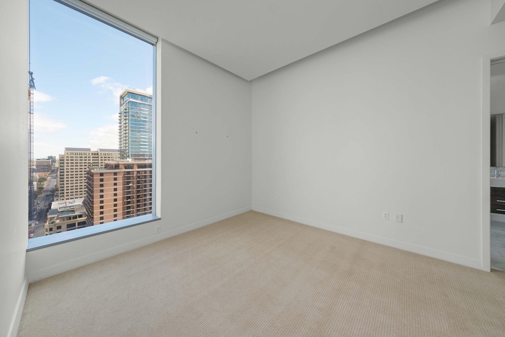 210 Lavaca St - Photo 12