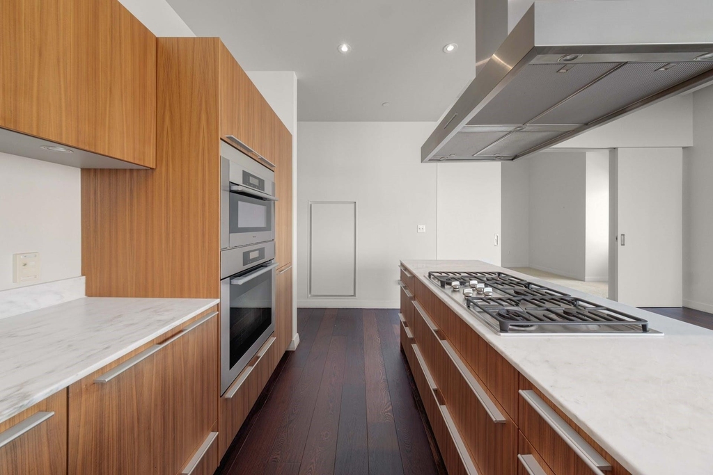 210 Lavaca St - Photo 4