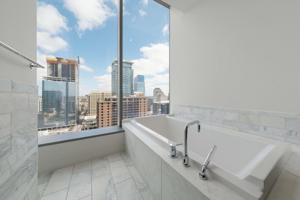 210 Lavaca St - Photo 18