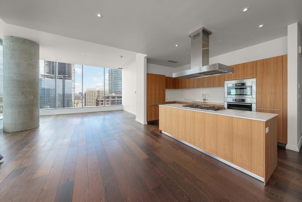 210 Lavaca St - Photo 5