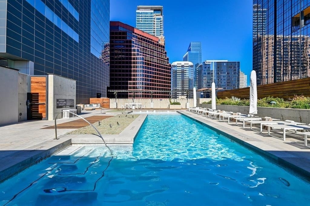 210 Lavaca St - Photo 3