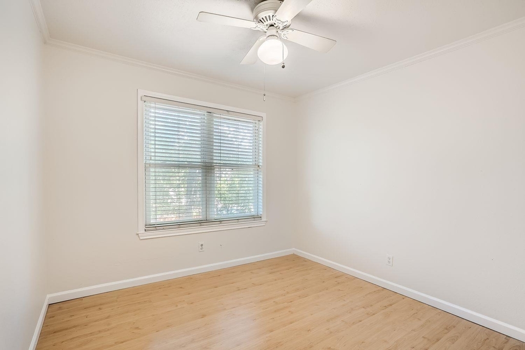 1712 Hermitage Dr - Photo 8