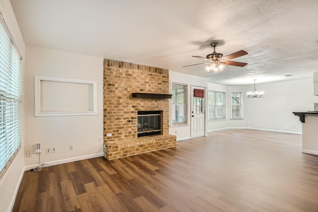 1712 Hermitage Dr - Photo 4