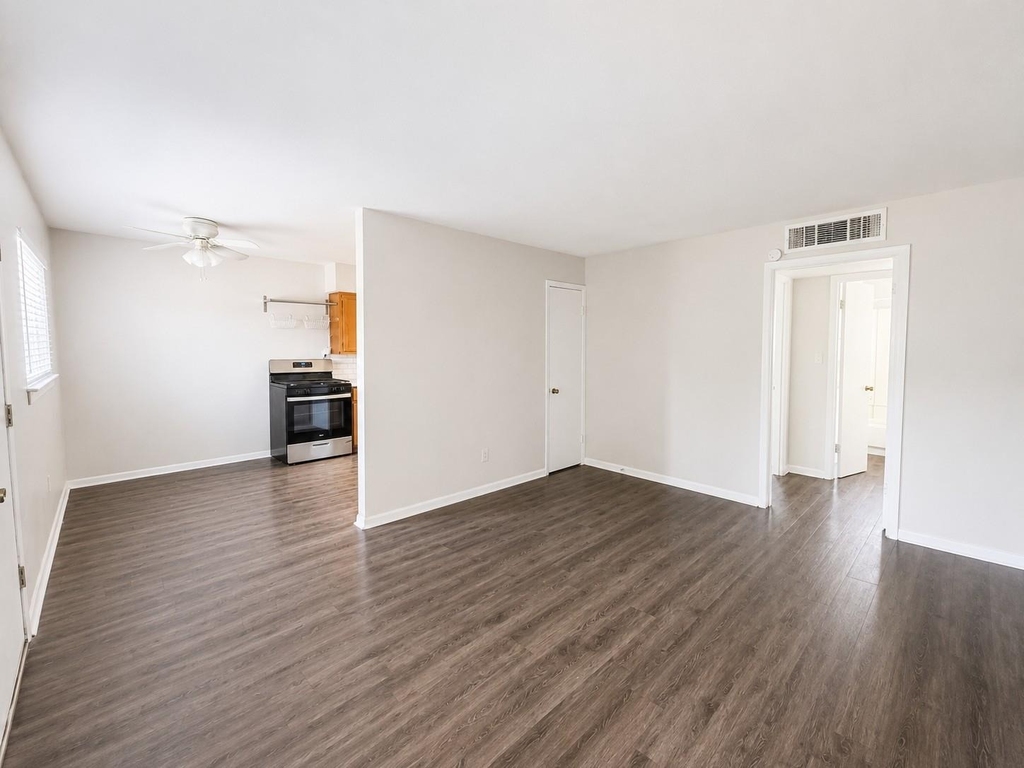 3106 Duval St - Photo 2