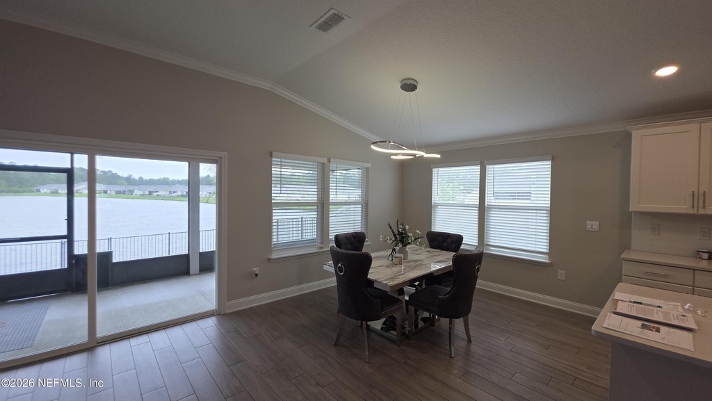 721 Narvarez Avenue - Photo 9