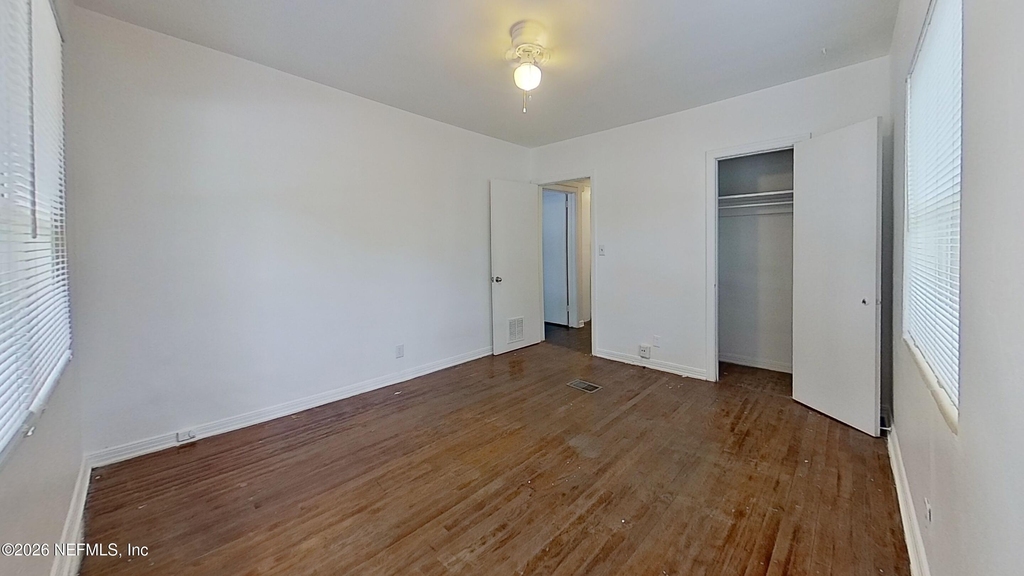 1464 Holmesdale Road - Photo 10