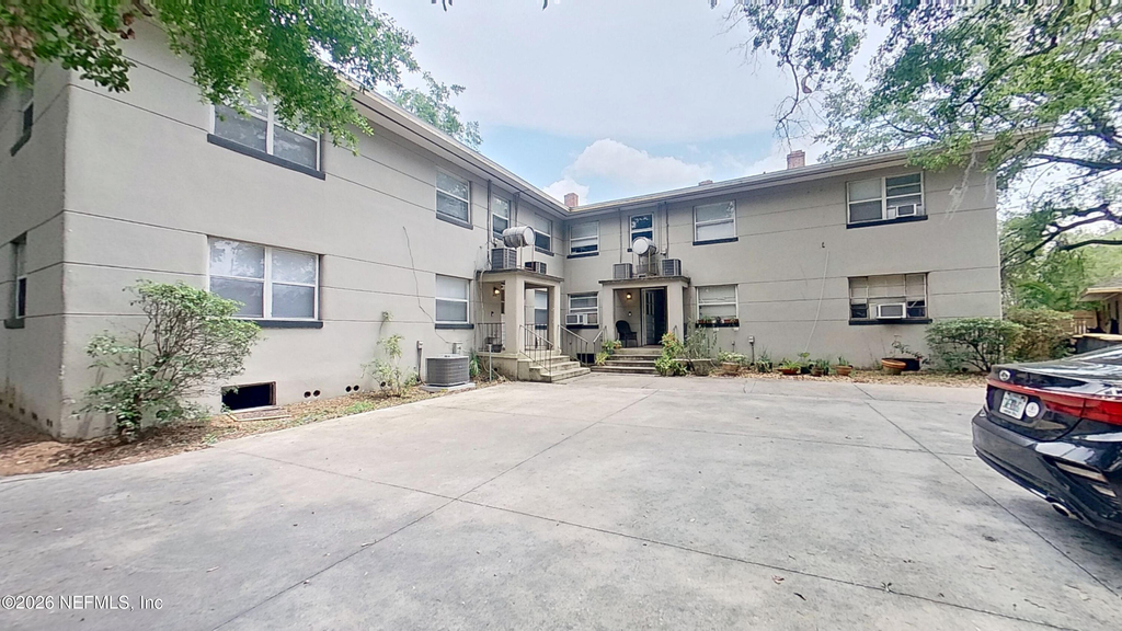 1464 Holmesdale Road - Photo 11