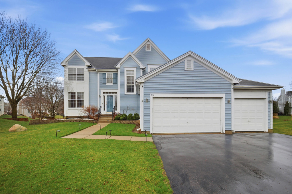 512 Normandy Lane - Photo 0