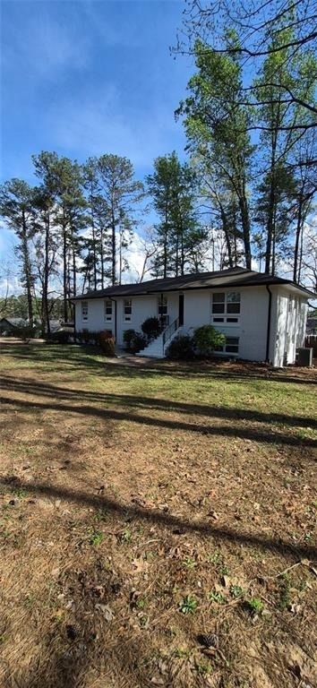 605 Dalrymple Ne - Photo 1