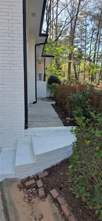 605 Dalrymple Ne - Photo 2