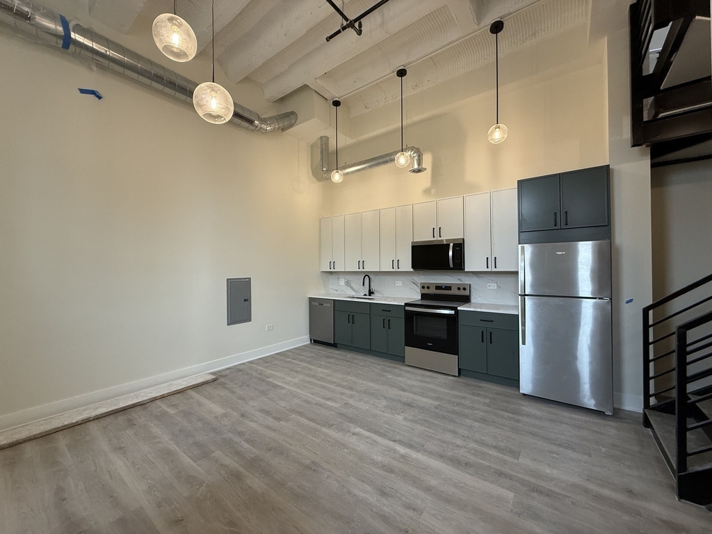 1453 Maple Avenue - Photo 2