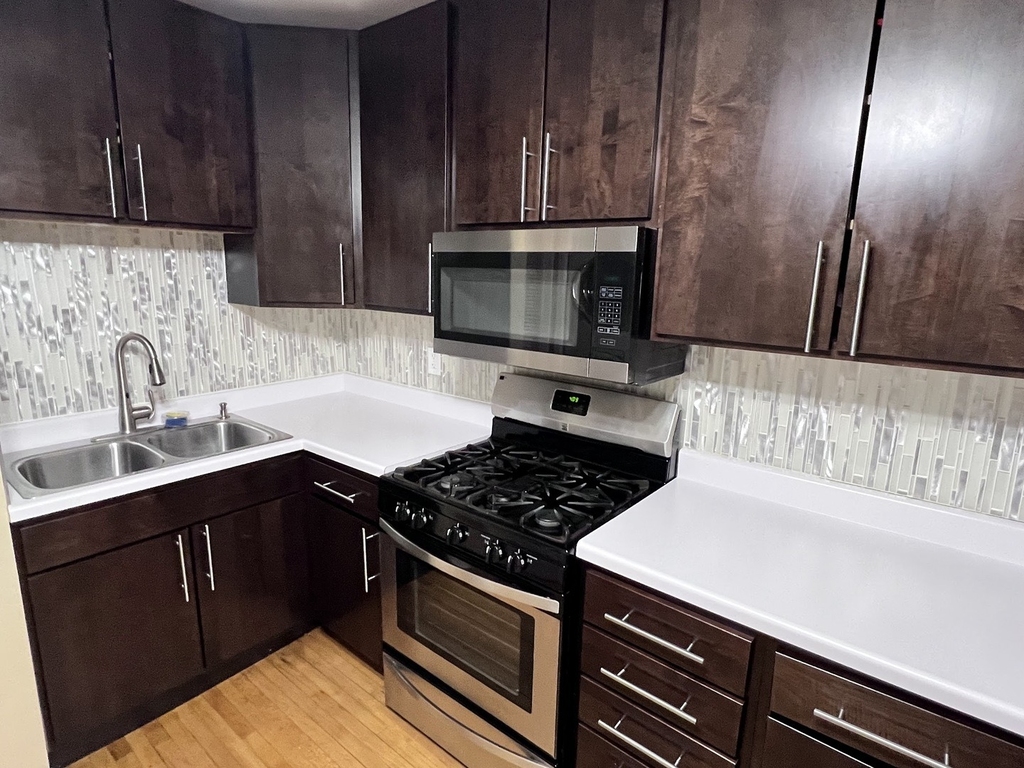 2330 N Lockwood Avenue - Photo 3