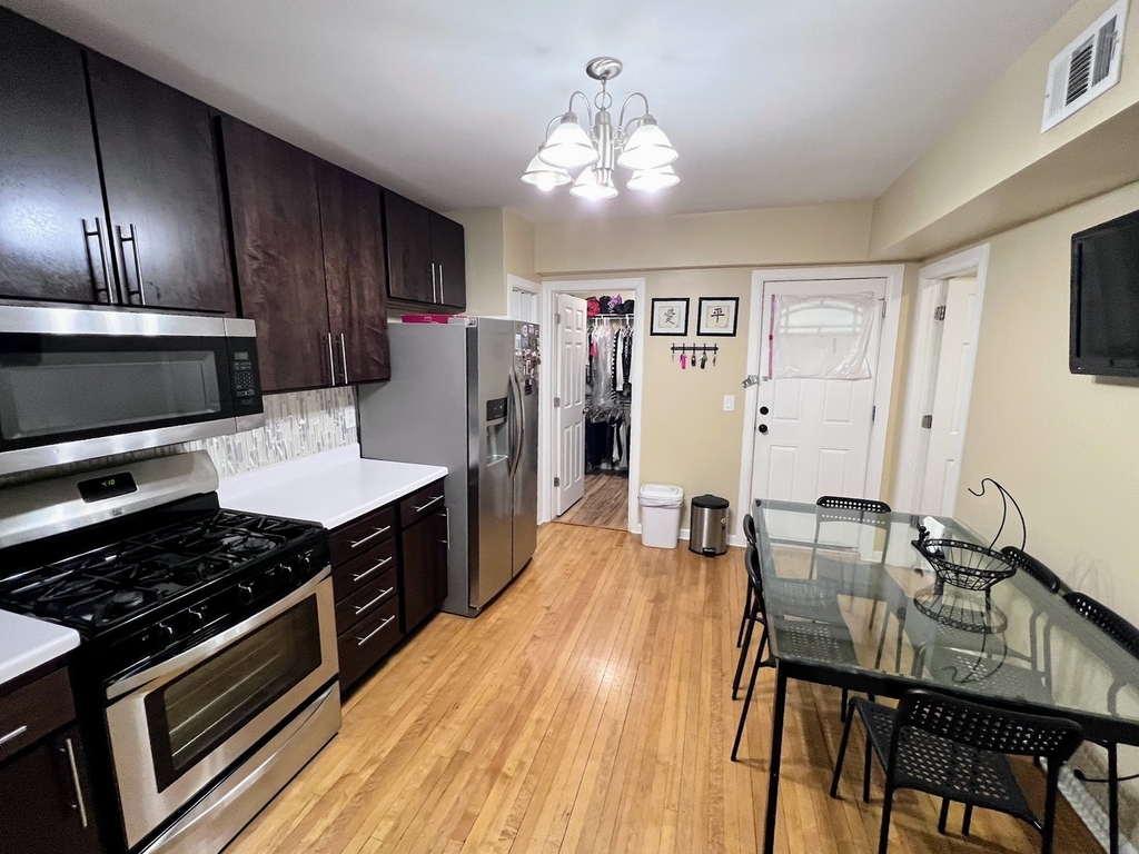 2330 N Lockwood Avenue - Photo 4