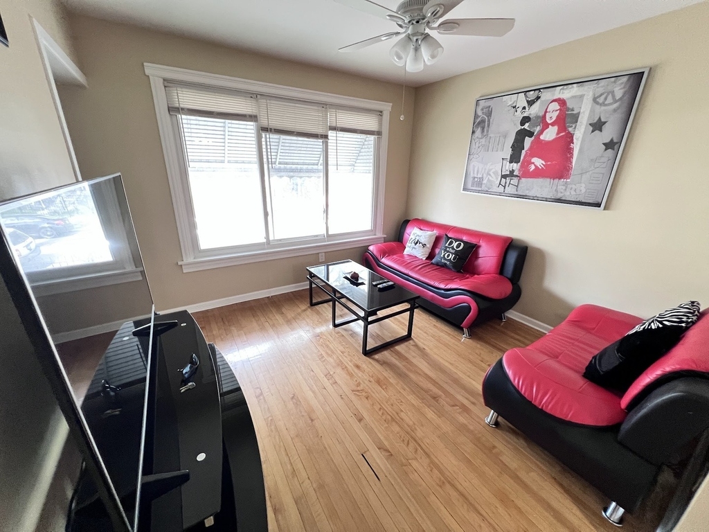 2330 N Lockwood Avenue - Photo 5