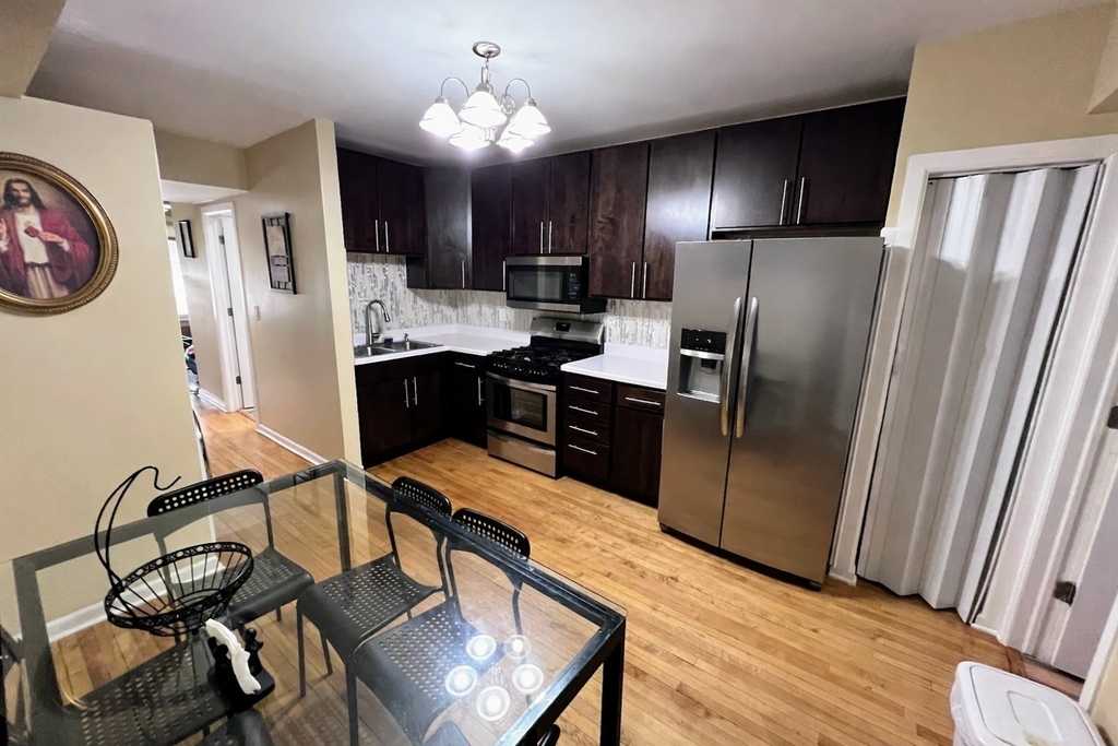 2330 N Lockwood Avenue - Photo 2
