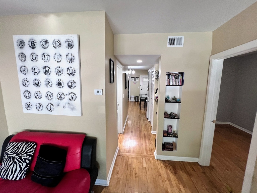 2330 N Lockwood Avenue - Photo 7