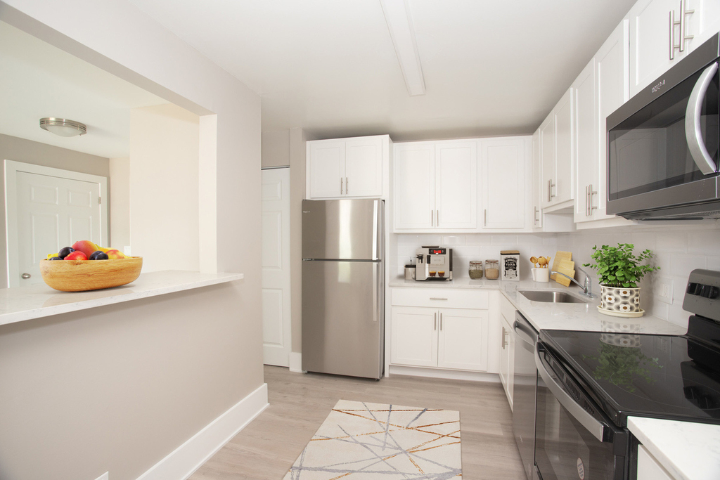 4400 W Lake Avenue - Photo 2