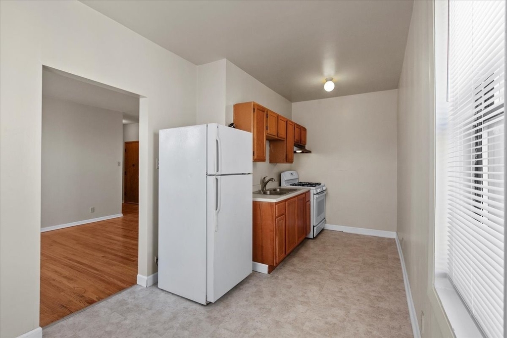 1934 E 74th Street - Photo 6