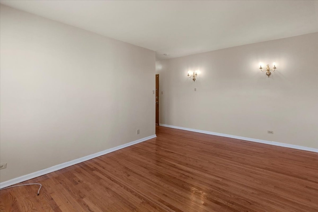 1934 E 74th Street - Photo 5