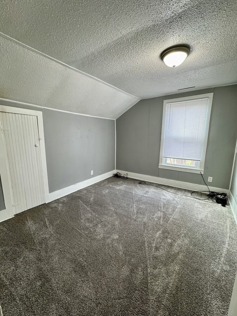 3032 1/2 Indian Road - Photo 5