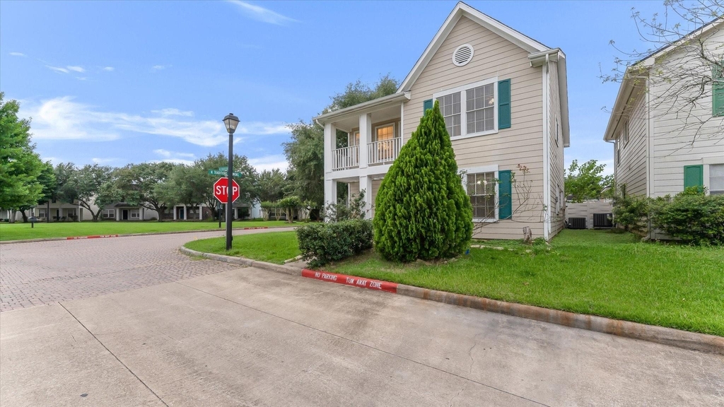3818 W Traditions Boulevard - Photo 1