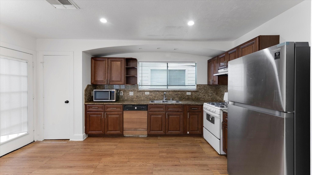 3818 W Traditions Boulevard - Photo 20