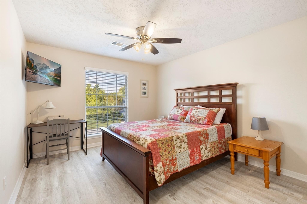 207 Foster Street - Photo 8
