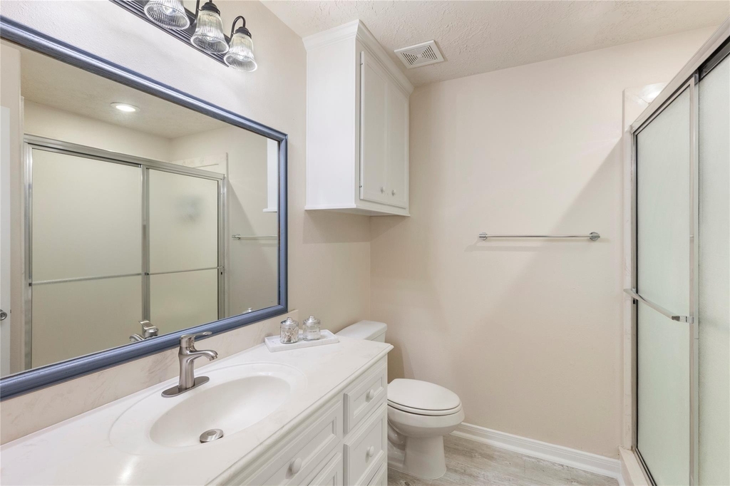 207 Foster Street - Photo 9