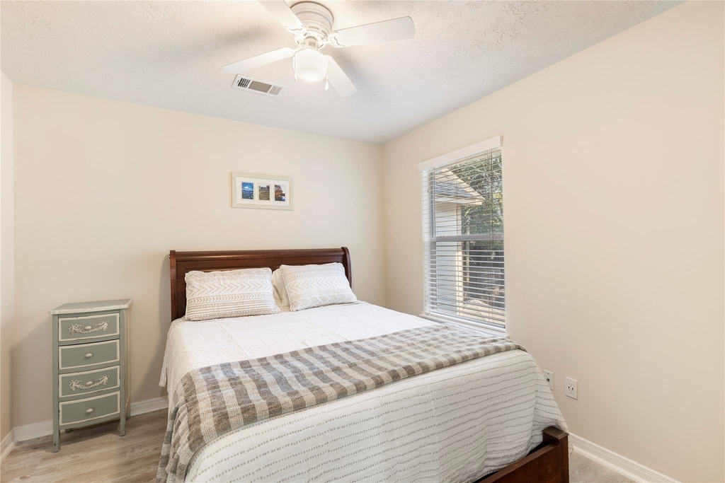 207 Foster Street - Photo 10
