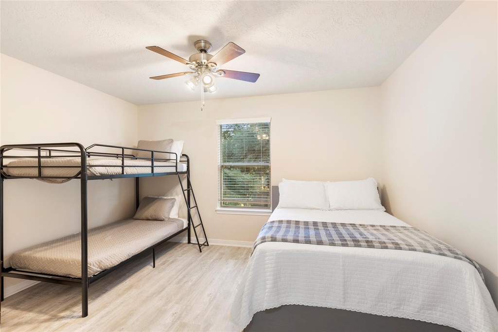 207 Foster Street - Photo 12
