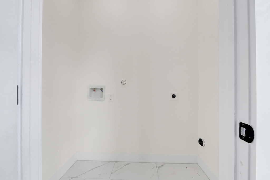 2412 Lucas Street - Photo 18